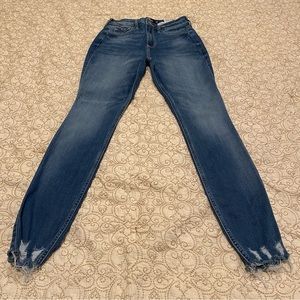 Hollister Women’s Curvy Hi-Rise Super Skinny Jeans